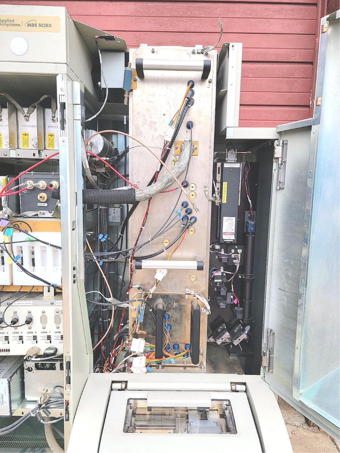 APPLIED BYOSYSTEMS SCIEX 4800 Plus MALDI TOF/TOF ANALYZER WATCH VIDEO