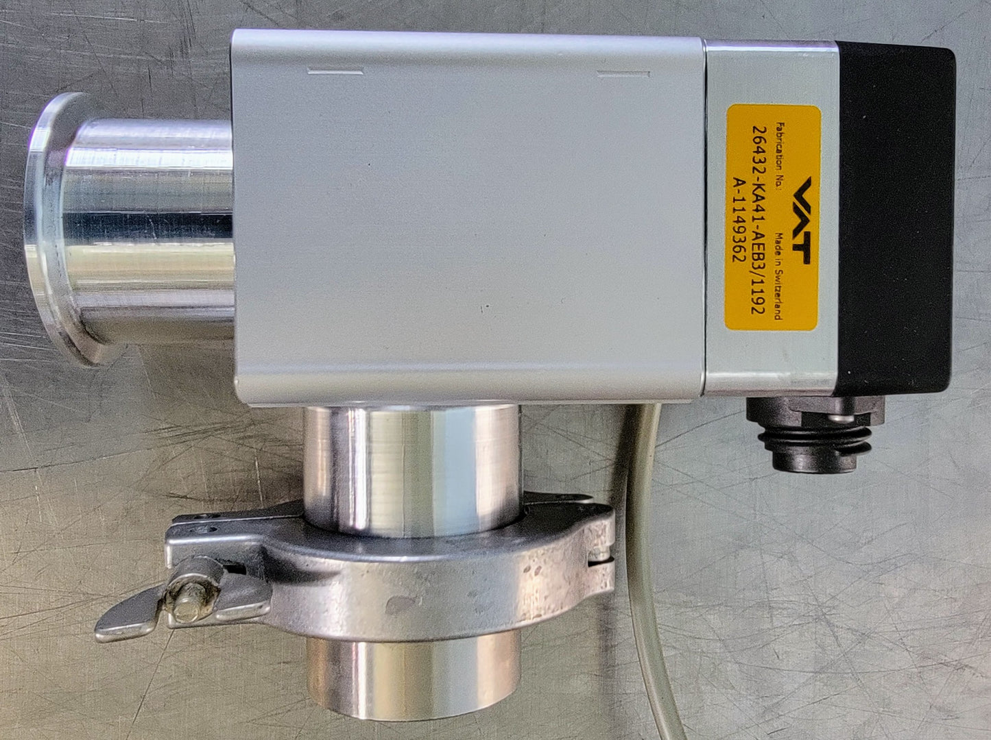 MBRAUN VAT 26432-KA41-AEB3/1192 A-1149362 HV VACUUM ANGLE VALVE PNEUMATIC ACTUAT