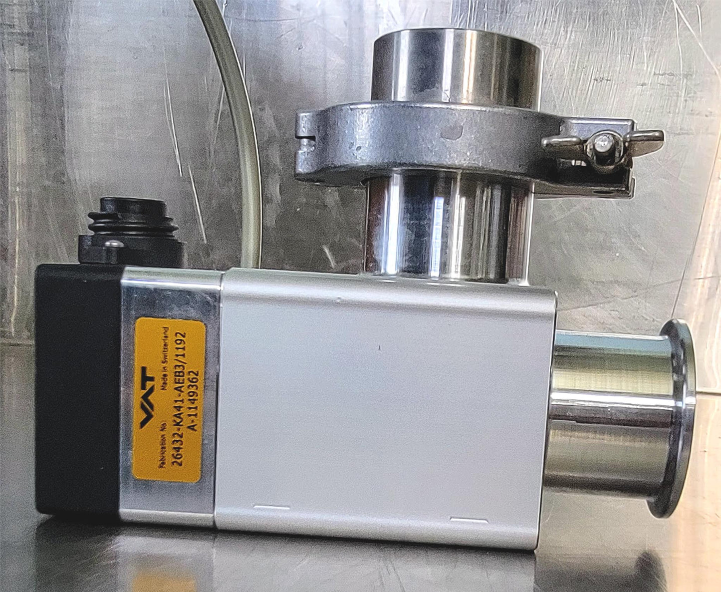 MBRAUN VAT 26432-KA41-AEB3/1192 A-1149362 HV VACUUM ANGLE VALVE PNEUMATIC ACTUAT