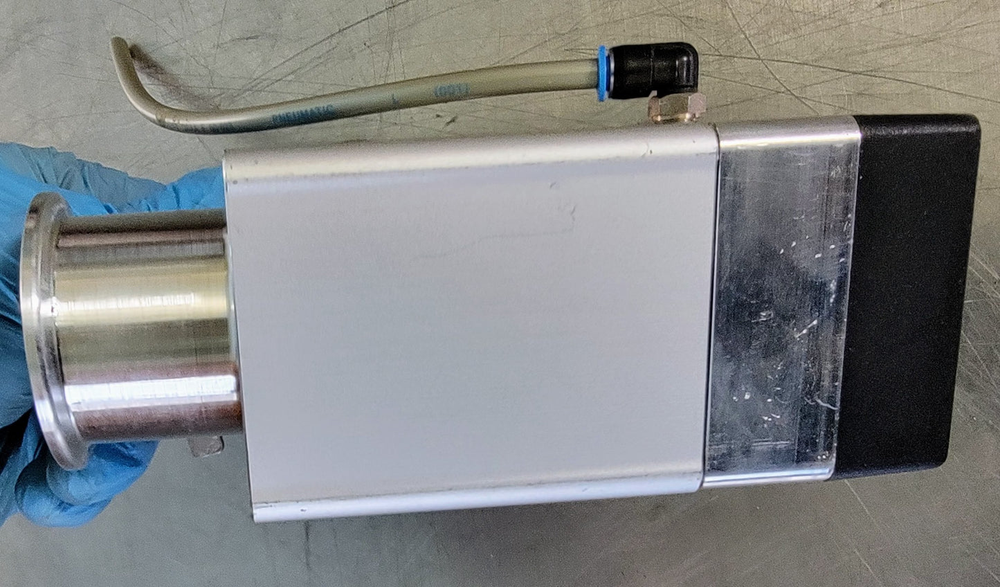 MBRAUN VAT 26432-KA41-AEB3/1192 A-1149362 HV VACUUM ANGLE VALVE PNEUMATIC ACTUAT