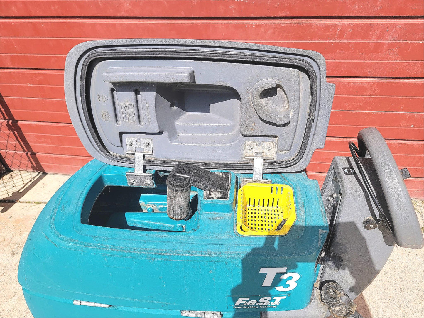 WARRANTY TENNANT T3 FAST FLOOR WALK BEHIND BATTERY FLOOR SCRUBBER WATCH VIDEO