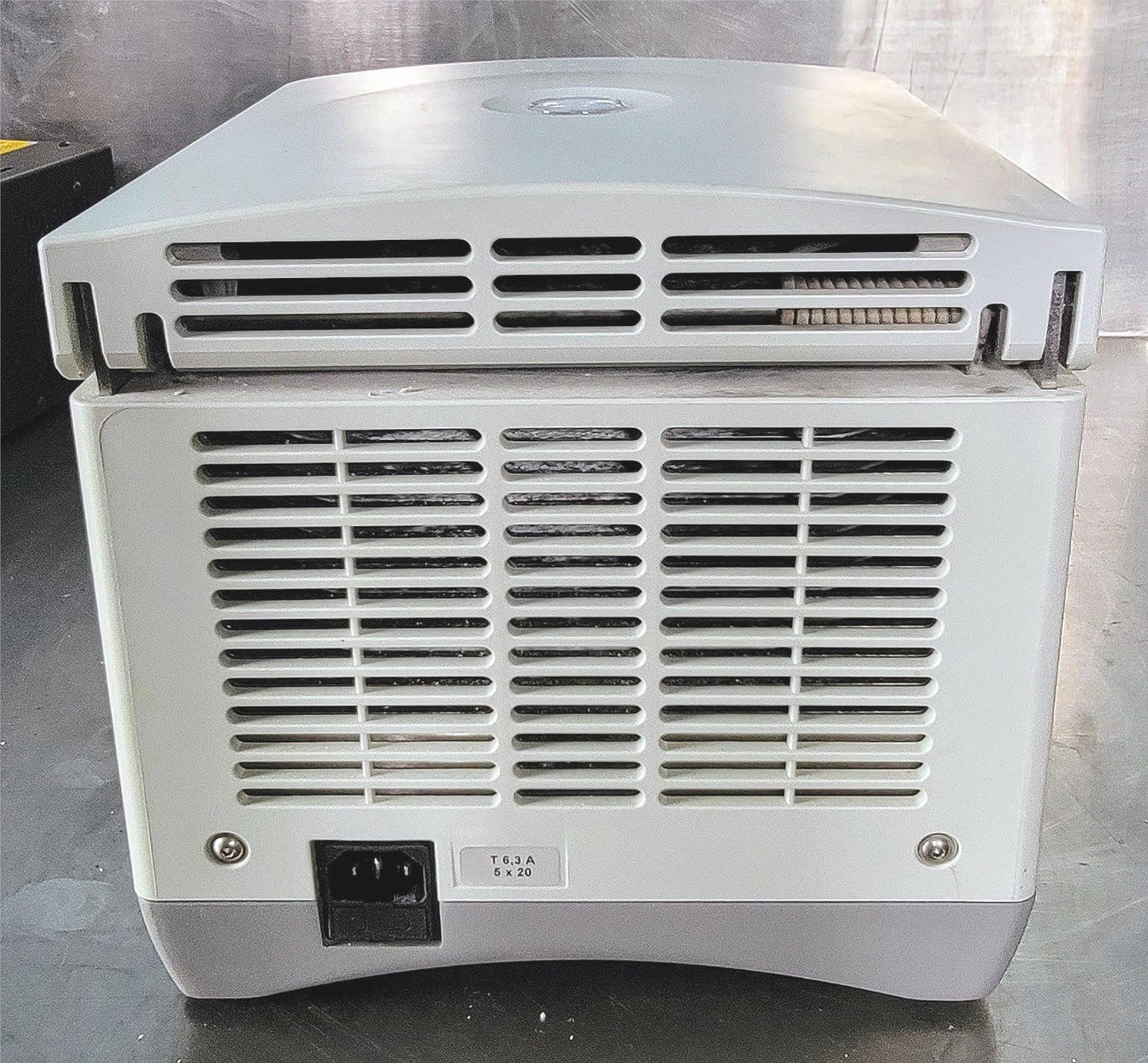 EPPENDORF 5424 CENTRIFUGE & AEROSOL-TIGHT FA-45-24-11 ROTOR & MANUAL WATCH VIDEO