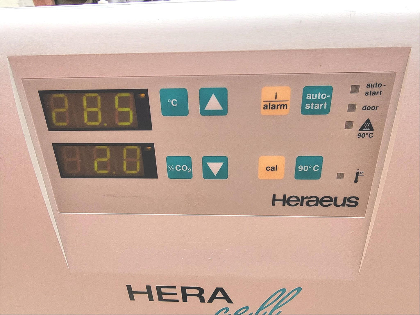 HERA CELL 240 CO2 INCUBATOR by HERAEUS with ST STEEL TRAYS & Bonus BASE FREESHIP