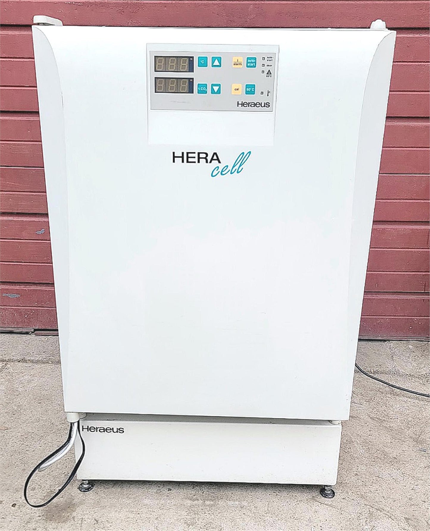 HERA CELL 240 CO2 INCUBATOR by HERAEUS with ST STEEL TRAYS & Bonus BASE FREESHIP