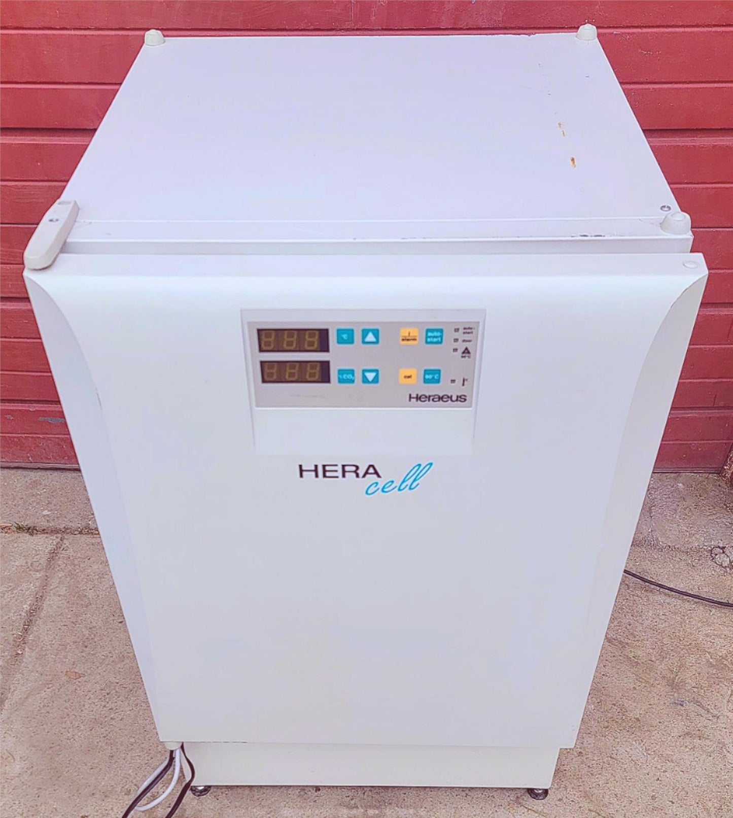 HERA CELL 240 CO2 INCUBATOR by HERAEUS with ST STEEL TRAYS & Bonus BASE FREESHIP