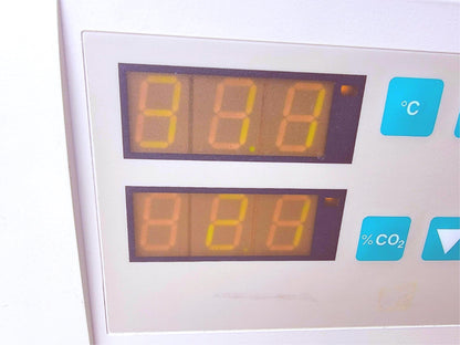 HERA CELL 240 CO2 INCUBATOR by HERAEUS with ST STEEL TRAYS & Bonus BASE FREESHIP