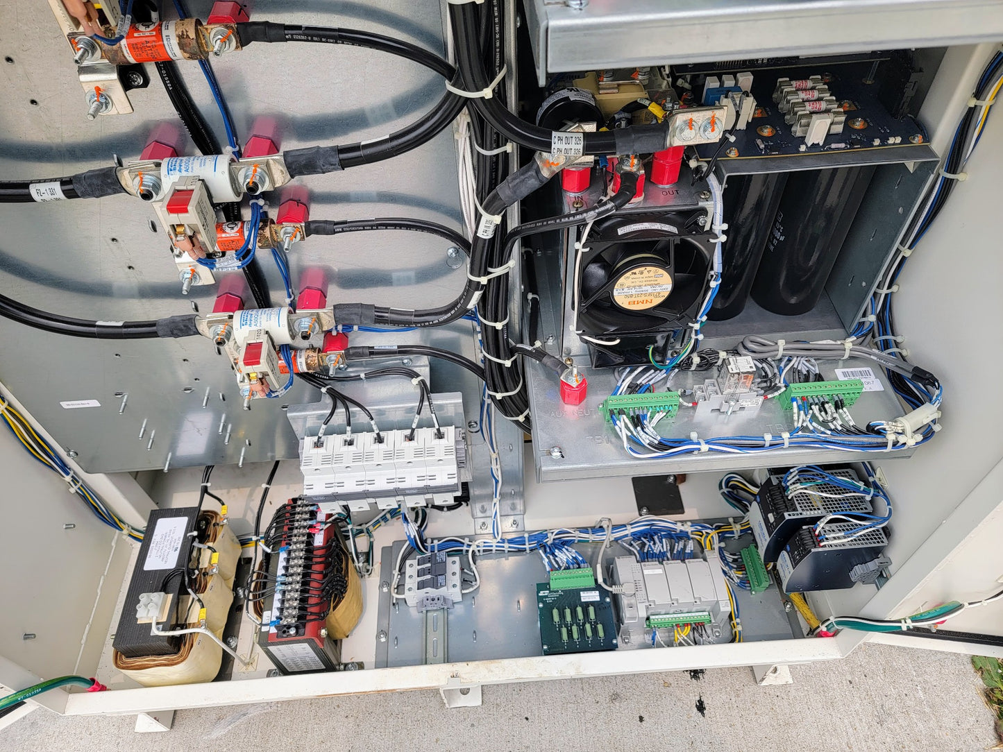 ALLEN BRADLEY ROCKWELL AUTOMATION 1608P200A480V3SHC DySC 200AMP VOLT SAG PROTECT