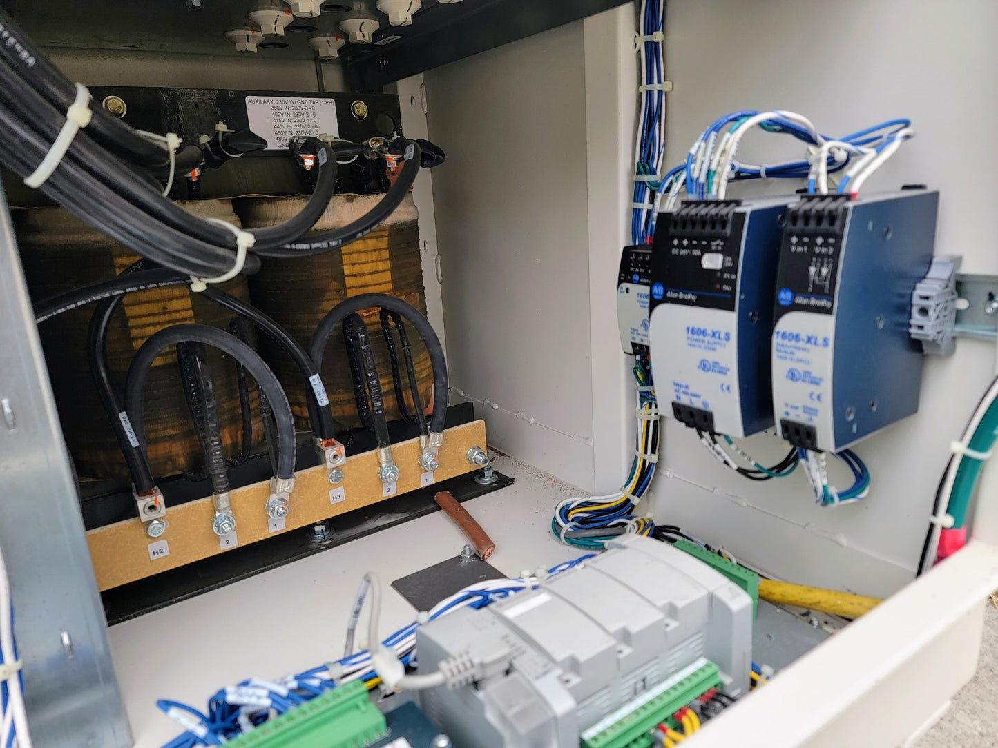 ALLEN BRADLEY ROCKWELL AUTOMATION 1608P200A480V3SHC DySC 200AMP VOLT SAG PROTECT