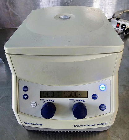EPPENDORF 5424 CENTRIFUGE & AEROSOL-TIGHT FA-45-24-11 ROTOR & MANUAL WATCH VIDEO