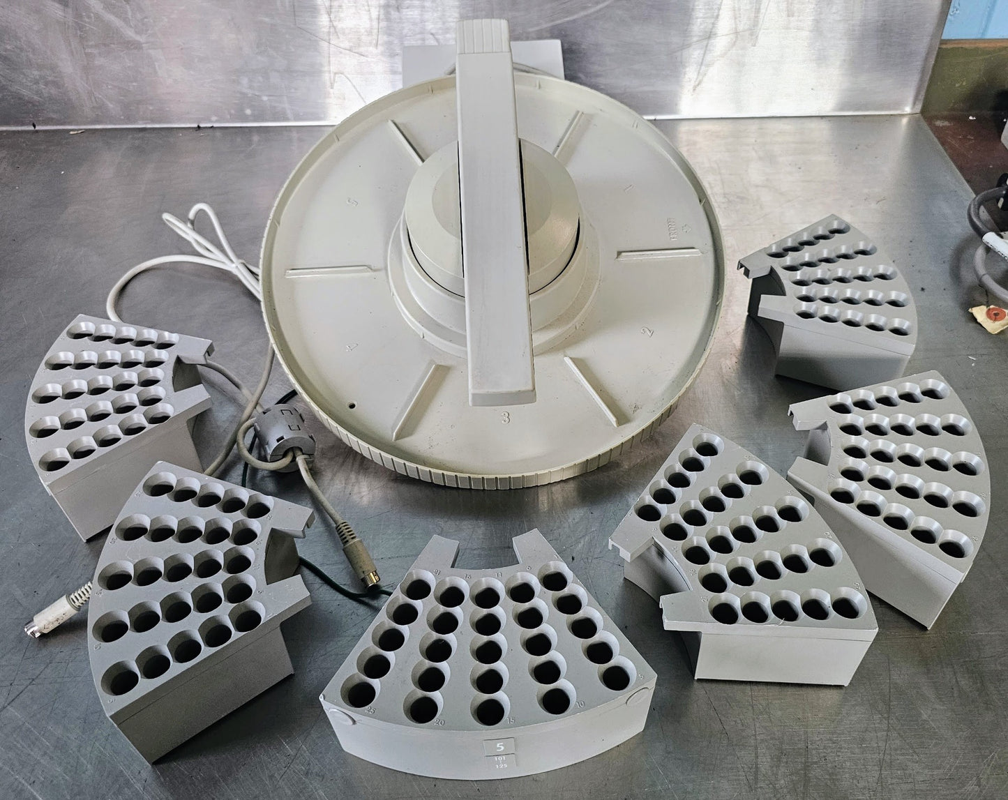 SHIMADZU AOC-20S AUTO SAMPLER INJECTION CAROUSEL CHROMATOGRAPH ROB/ARM FREE SHIP