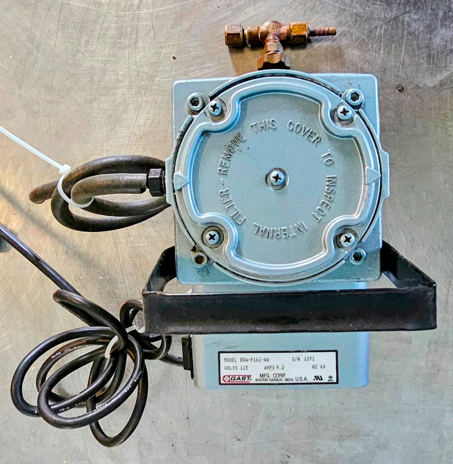 100% GAST DOA-P161-AA VACUUM PUMP BONUS BRASS CONNECTOR 90DAYWARRANTY WATCHVIDEO