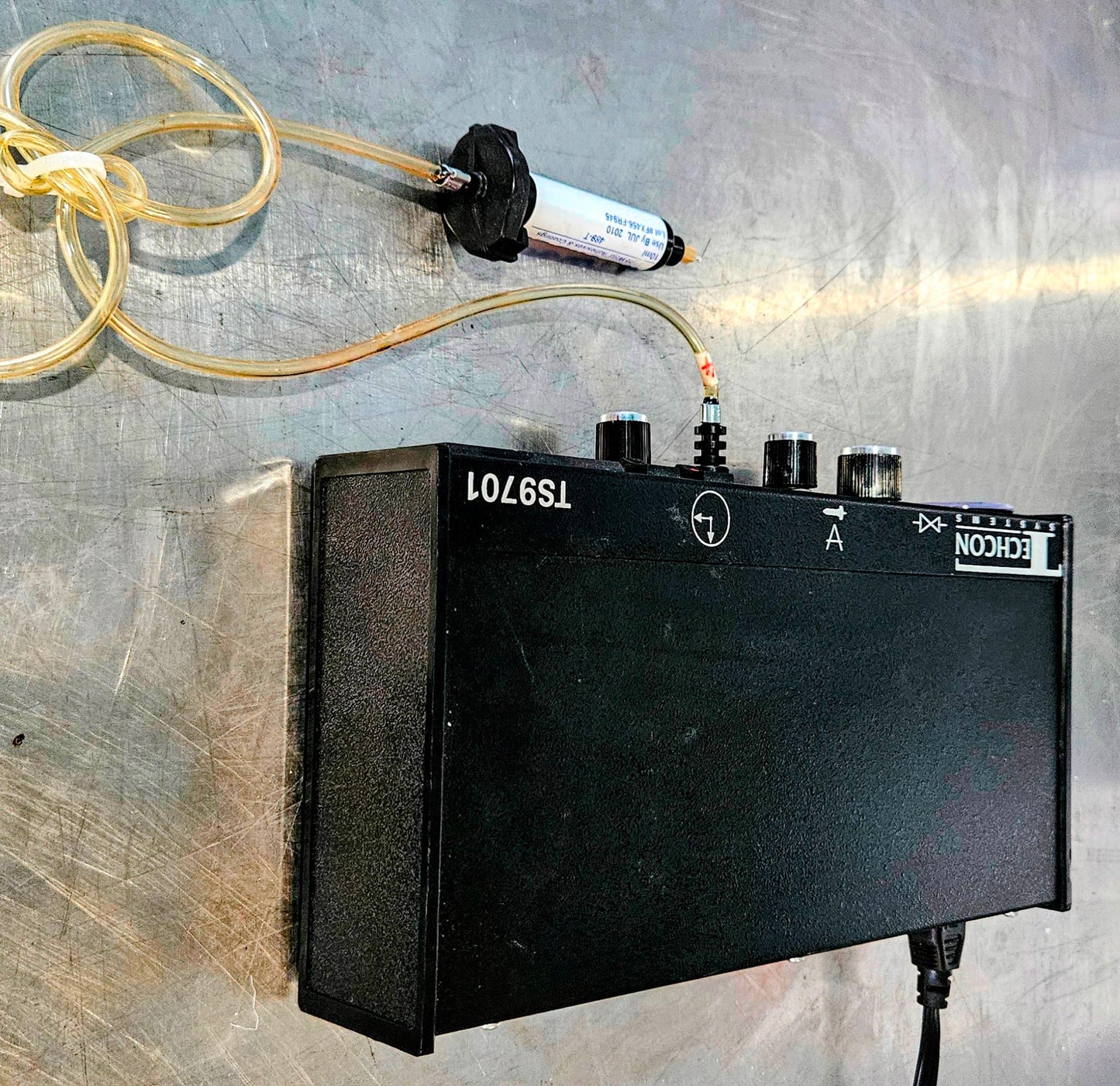 TECHCON 9701 MICROPROCESSOR DISPENSER EPOXY SYRINGE GUN 90DAYWARRANTY FREESHIP