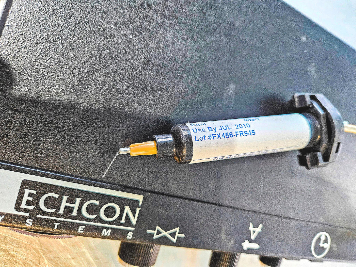 TECHCON 9701 MICROPROCESSOR DISPENSER EPOXY SYRINGE GUN 90DAYWARRANTY FREESHIP