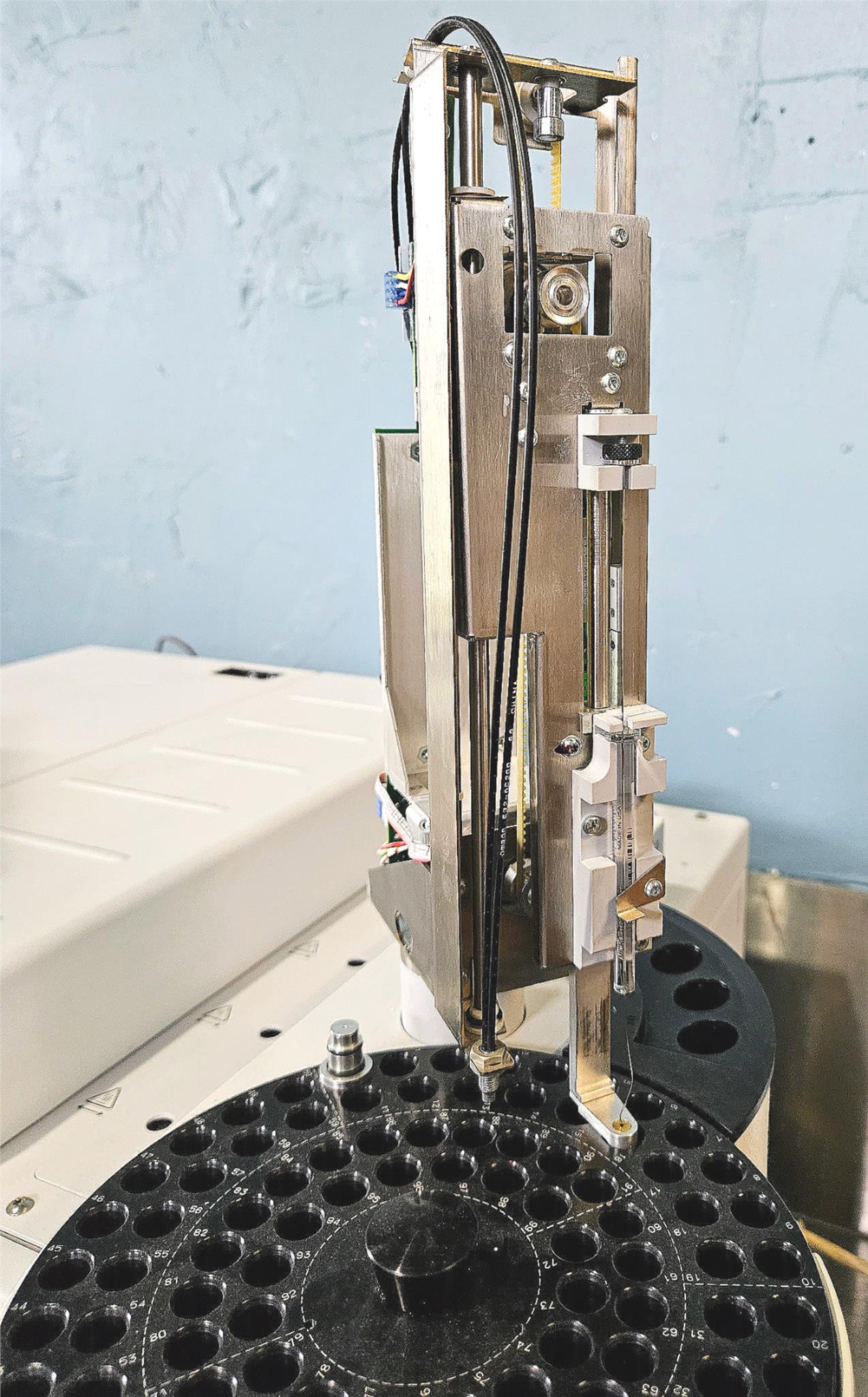 - VARIAN 450-GC CHROMATOGRAPH MASS SPECTROMETER & ULVAC VACUUM PUMP WATCH VIDEO