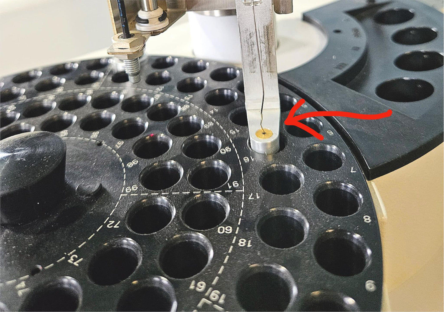 VARIAN 450-GC CHROMATOGRAPH MASS SPECTROMETER & ULVAC VACUUM PUMP WATCH VIDEO