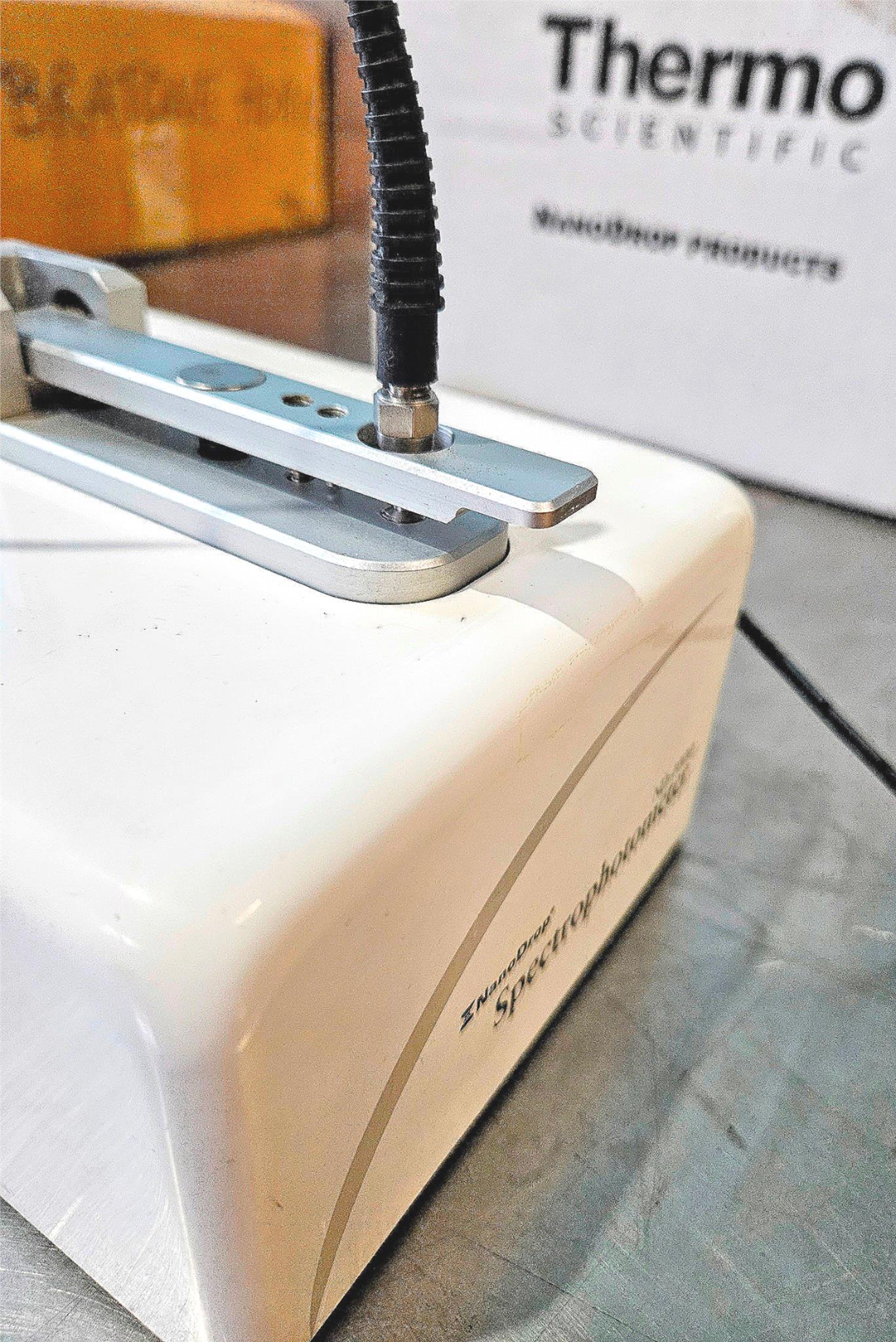 THERMO NANODROP ND-1000 UV VIS SPECTROPHOTOMETER & MANUAL 90DAYWARRANTY FREESHIP