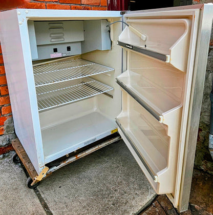 FISHER SCIEN 146E LAB ISOTEMP™ REFRIGERATED INCUBATOR 120-DAY-WARRANTY FREE SHIP