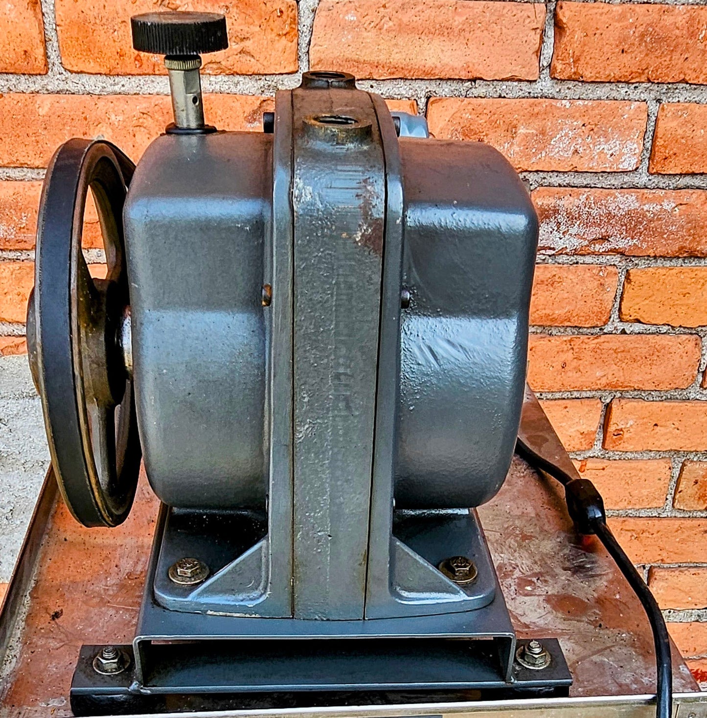 CENCO HyVac 7 BELT DUOSEAL TWO STAGE VACUUM PUMP 35LPM WATCH-VIDEO FREE-SHIP