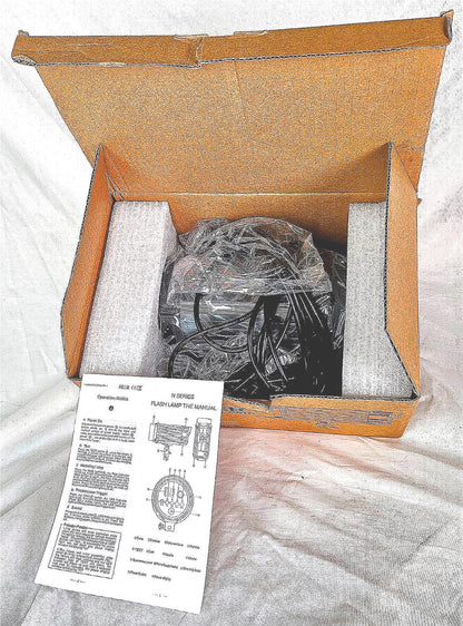 NEEWER N-300W™ STROBE FLASH LIGHT FOR STUDIO LOCATION PORTRAIT PHOTOGRAPHY BRNEW