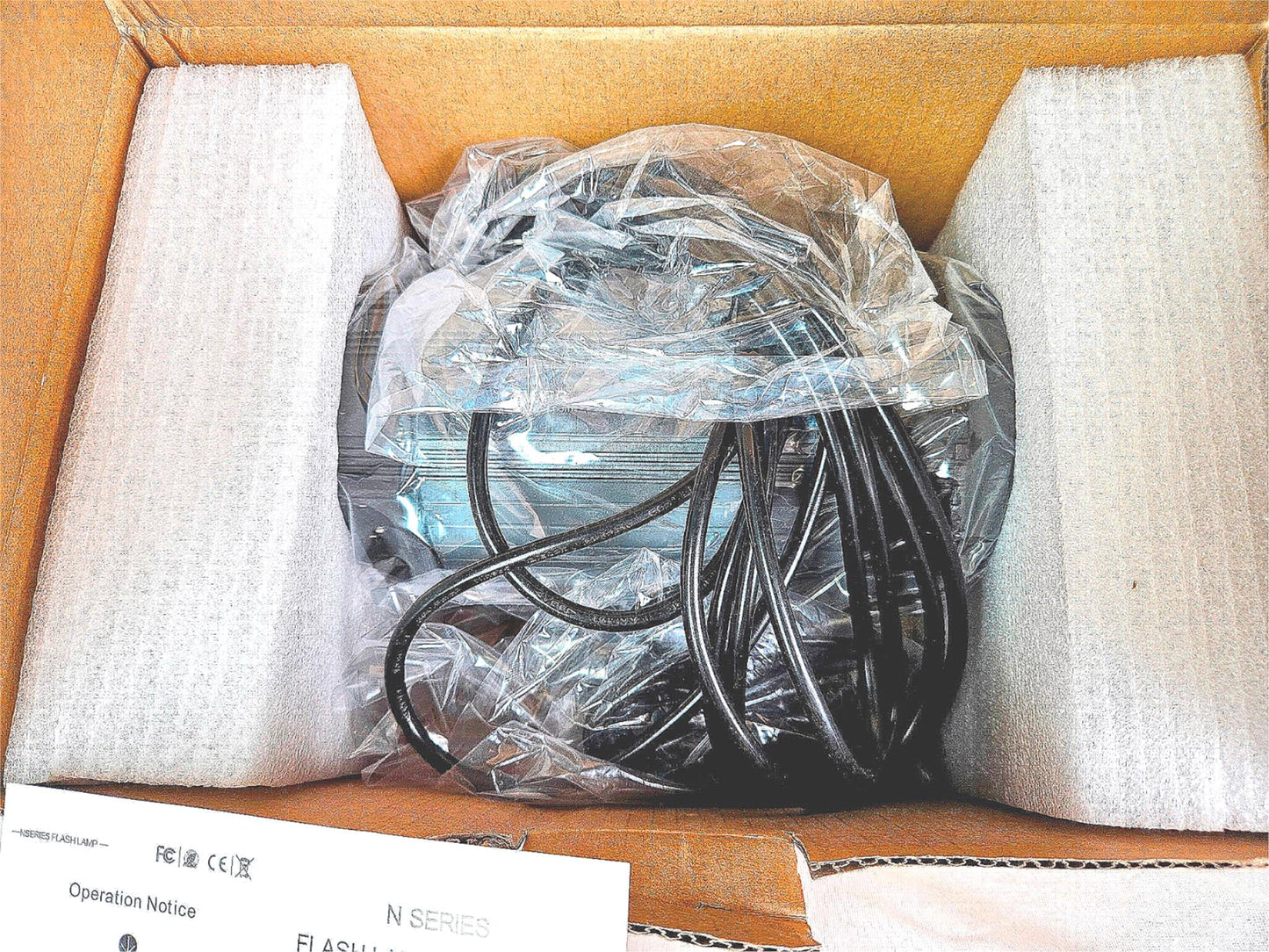 NEEWER N-300W™ STROBE FLASH LIGHT FOR STUDIO LOCATION PORTRAIT PHOTOGRAPHY BRNEW