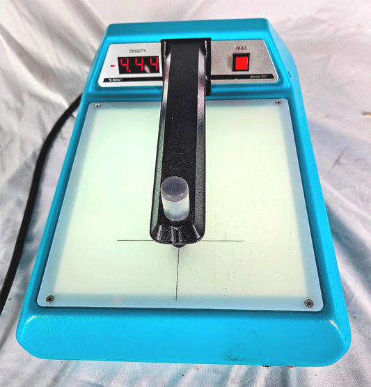 X-RITE 301 TRANSMISSION DENSITOMETER CALIB STRIP & MANUAL 90DAYWARRANTY FREESHIP