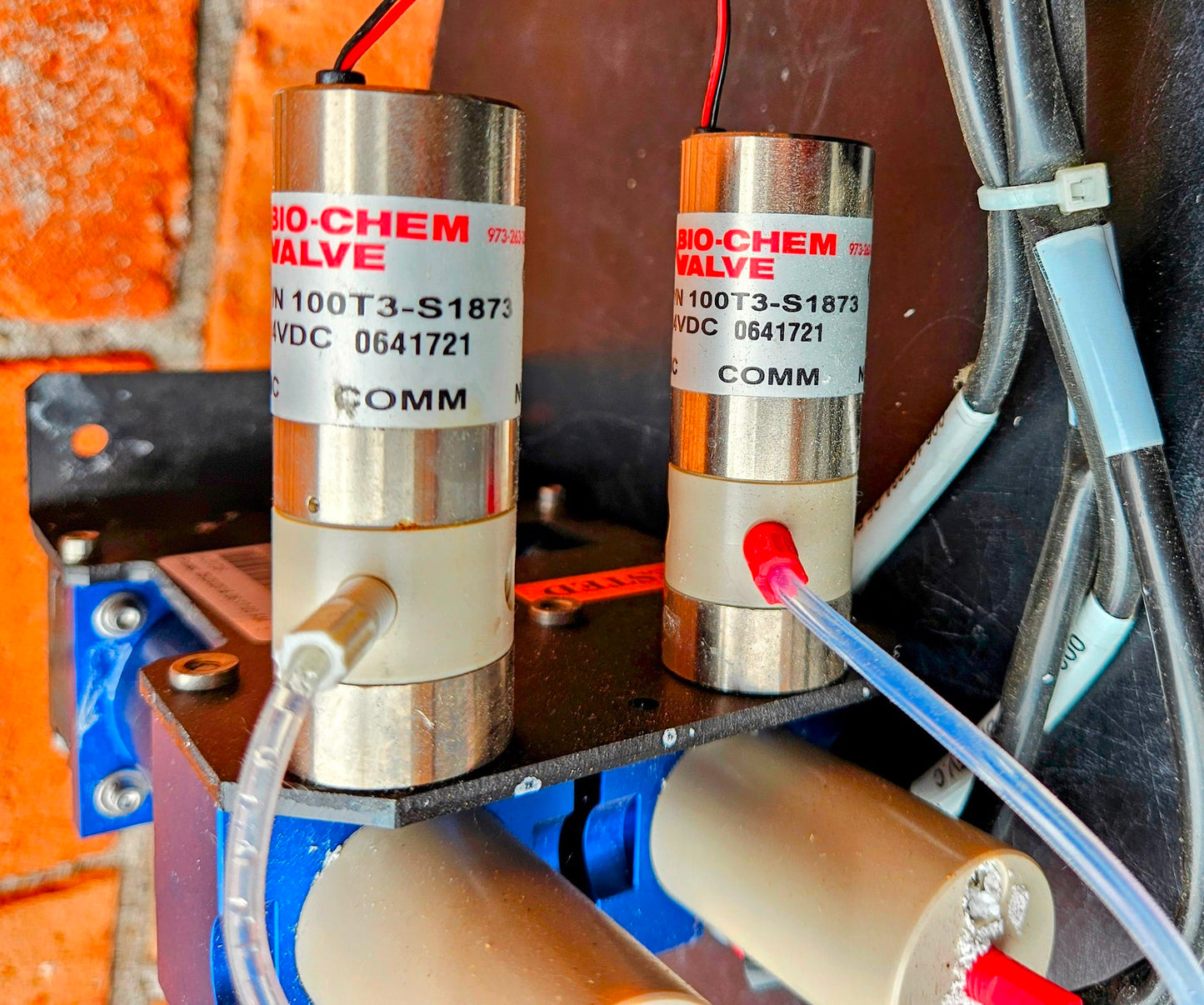 volumetric pump 1 004-00611adf/j FREE SHIP