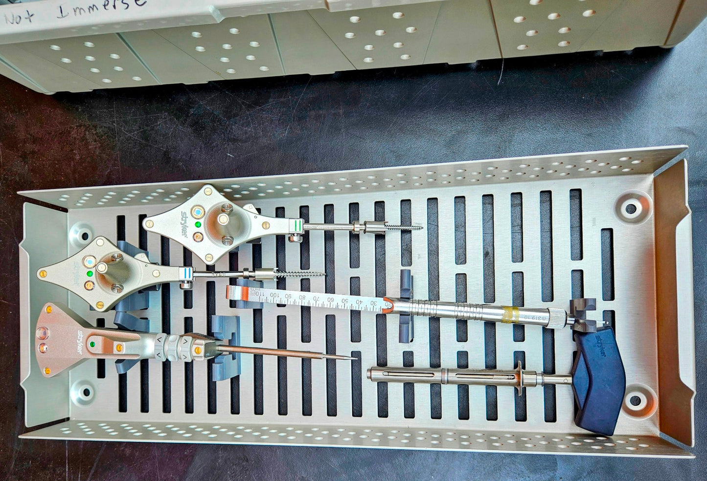 STRYKER SURGICAL 6001-35 LARGE STERILIZING TRAY with 8 KNEE INSTRUMENTS + MANUAL