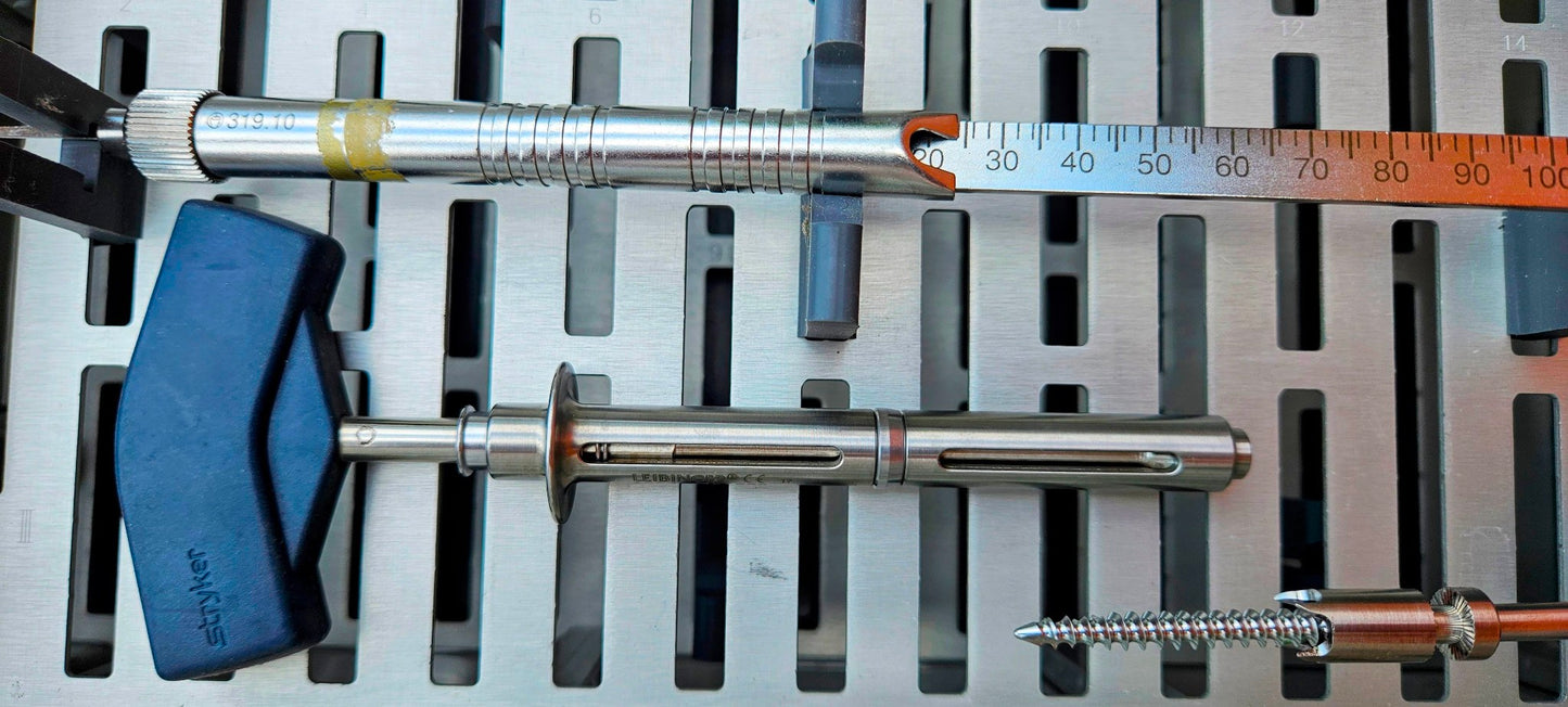 STRYKER SURGICAL 6001-35 LARGE STERILIZING TRAY with 8 KNEE INSTRUMENTS + MANUAL