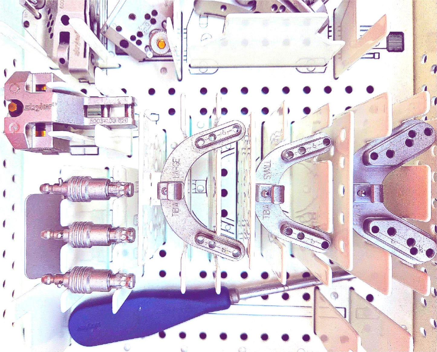 STRYKER SURGICAL NAVIGATION SYSTEM 6000-200 & SENSOR BAR & MONITOR but no CPU