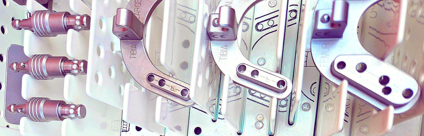 STRYKER 6003-039-000 SURGICAL NAVIGATION STERILIZING TRAY & 14 KNEE INSTRUMENTS