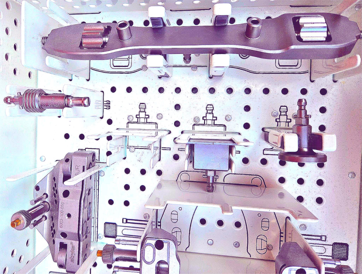 STRYKER 6003-039-000 SURGICAL NAVIGATION STERILIZING TRAY & 14 KNEE INSTRUMENTS