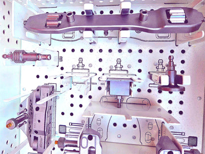 STRYKER 6003-039-000 SURGICAL NAVIGATION STERILIZING TRAY & 14 KNEE INSTRUMENTS