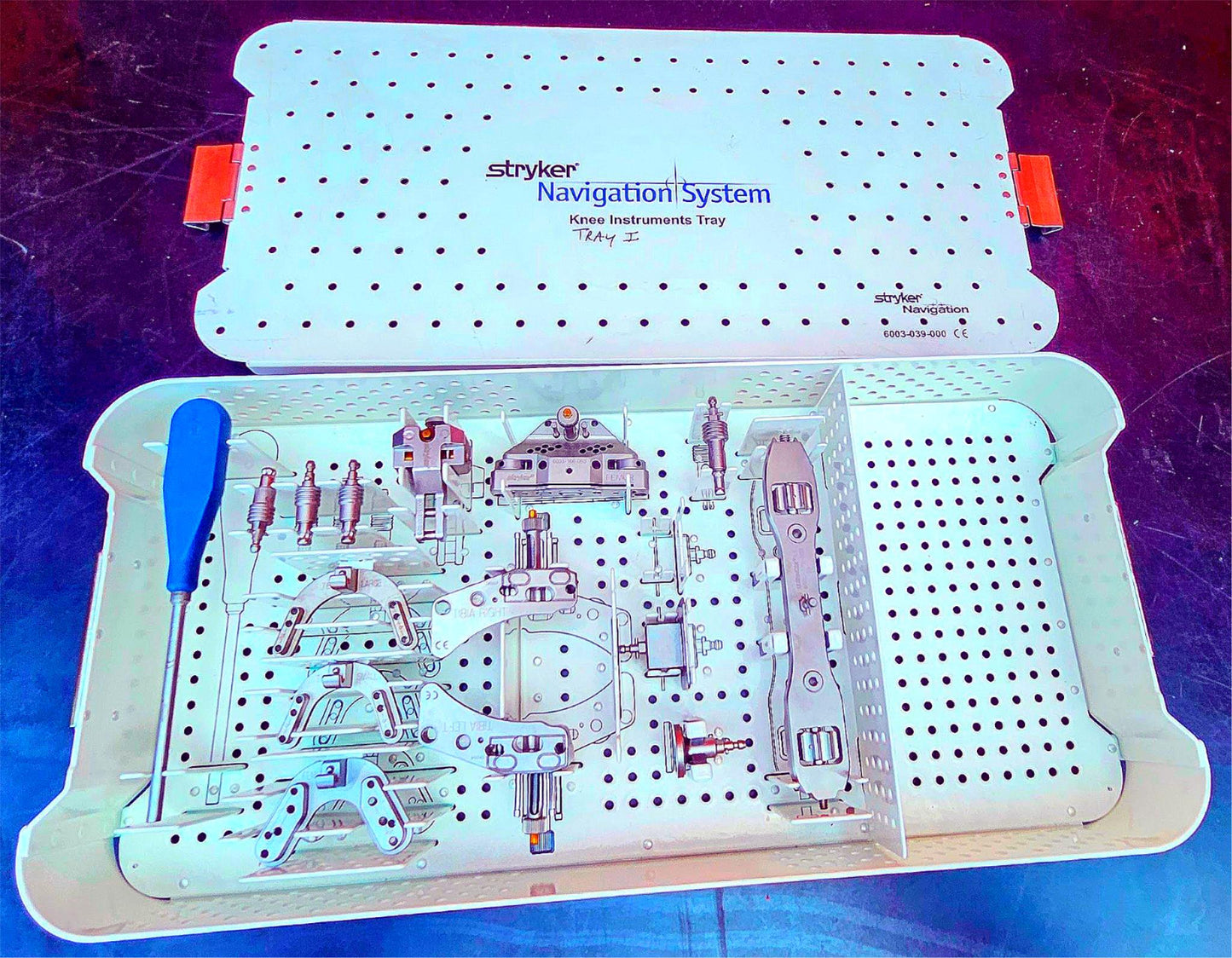 STRYKER 6003-039-000 SURGICAL NAVIGATION STERILIZING TRAY & 14 KNEE INSTRUMENTS