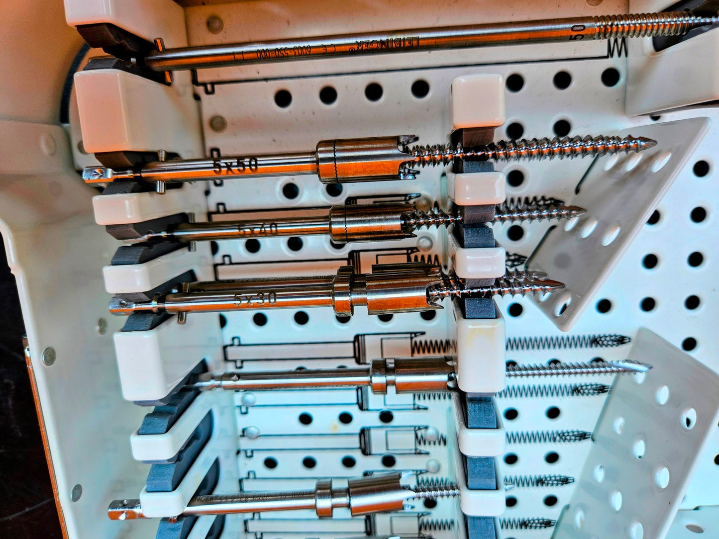 STRYKER SURGICAL NAVIGATION SYSTEM 6000-200 & SENSOR BAR & MONITOR but no CPU