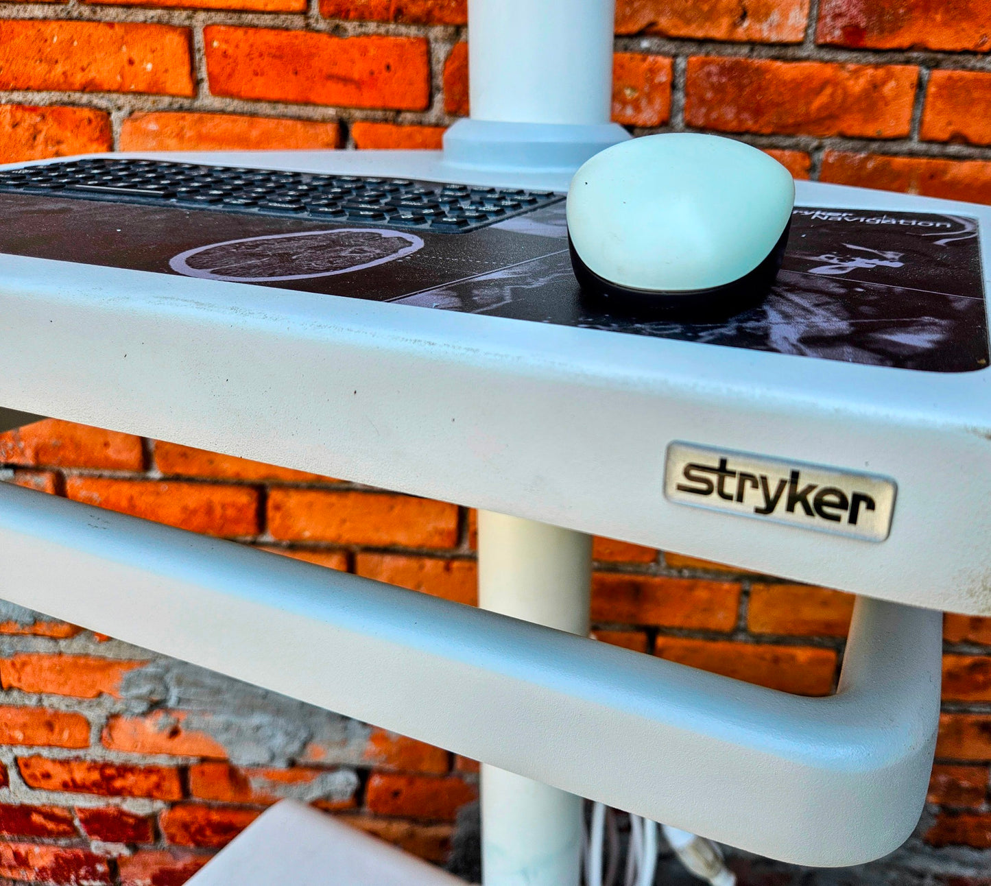 STRYKER SURGICAL NAVIGATION SYSTEM 6000-200 & SENSOR BAR & MONITOR but no CPU