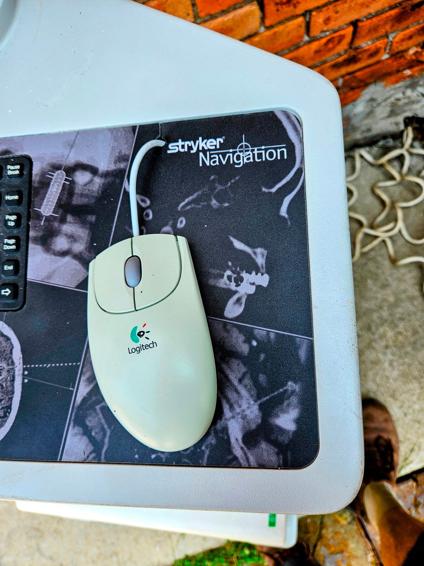 STRYKER SURGICAL NAVIGATION SYSTEM 6000-200 & SENSOR BAR & MONITOR but no CPU