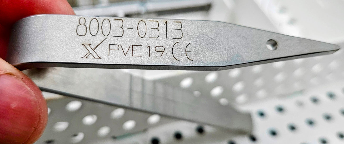 STRYKER 6000-040 SURGICAL NAVIGATION STERILIZING TRAY with 23 KNEE INSTRUMENTS