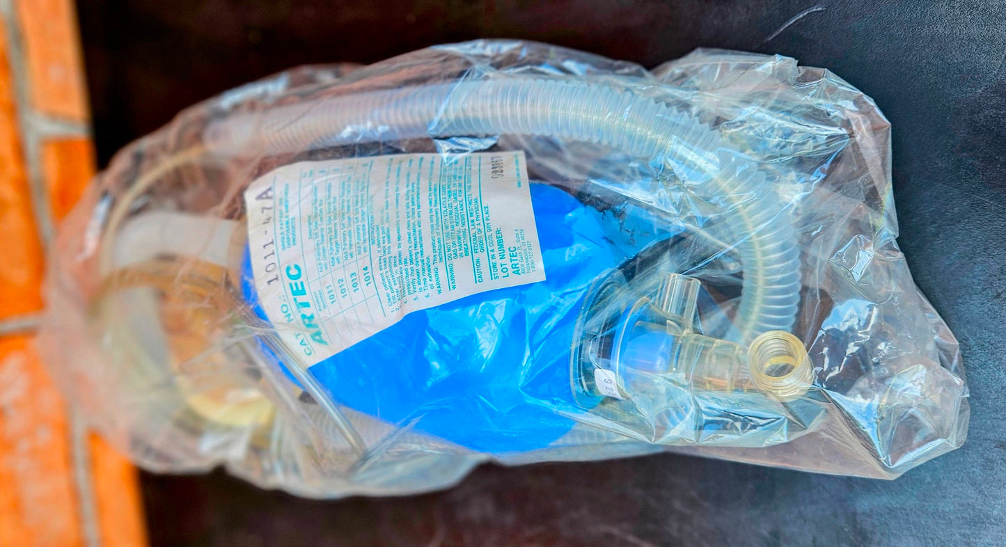 BRAND NEW SEALEAD BOX 3655LT DEVILBISS PULMONEB LT w/ DISPOSABLE NEBULIZER