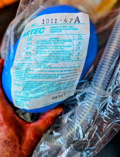 BRAND NEW SEALEAD BOX 3655LT DEVILBISS PULMONEB LT w/ DISPOSABLE NEBULIZER