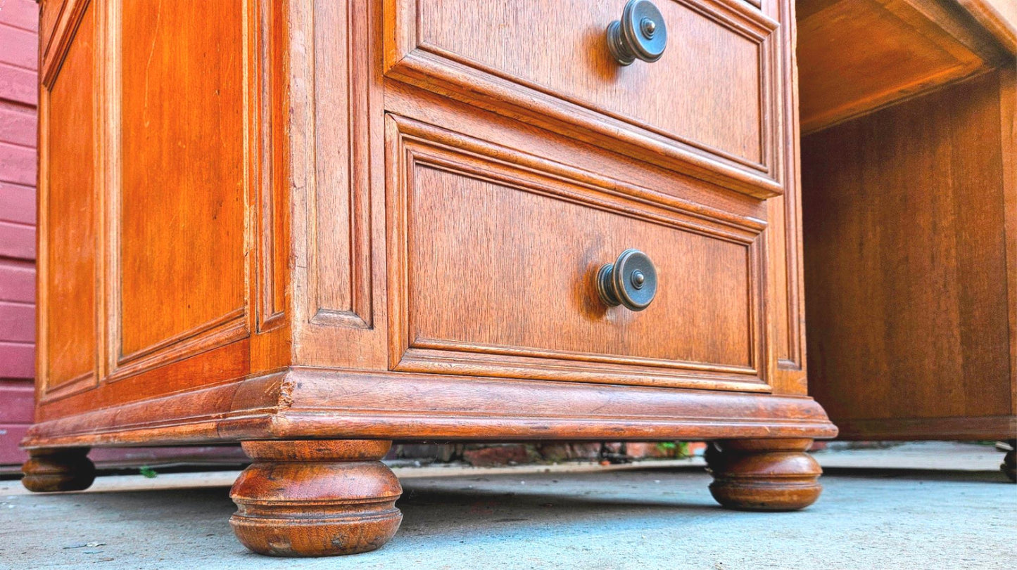 VINTAGE STOW DAVIS UofM LAW SCHOOL DESK 66"x 36"x 30" Inch 8 DRAWERS FREE SHIP