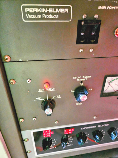 PERKIN-ELMER ULTRA HIGH VACUUM 32-100 / 11-010 ION ELECTRON CHROMATOGRAPH SYSTEM