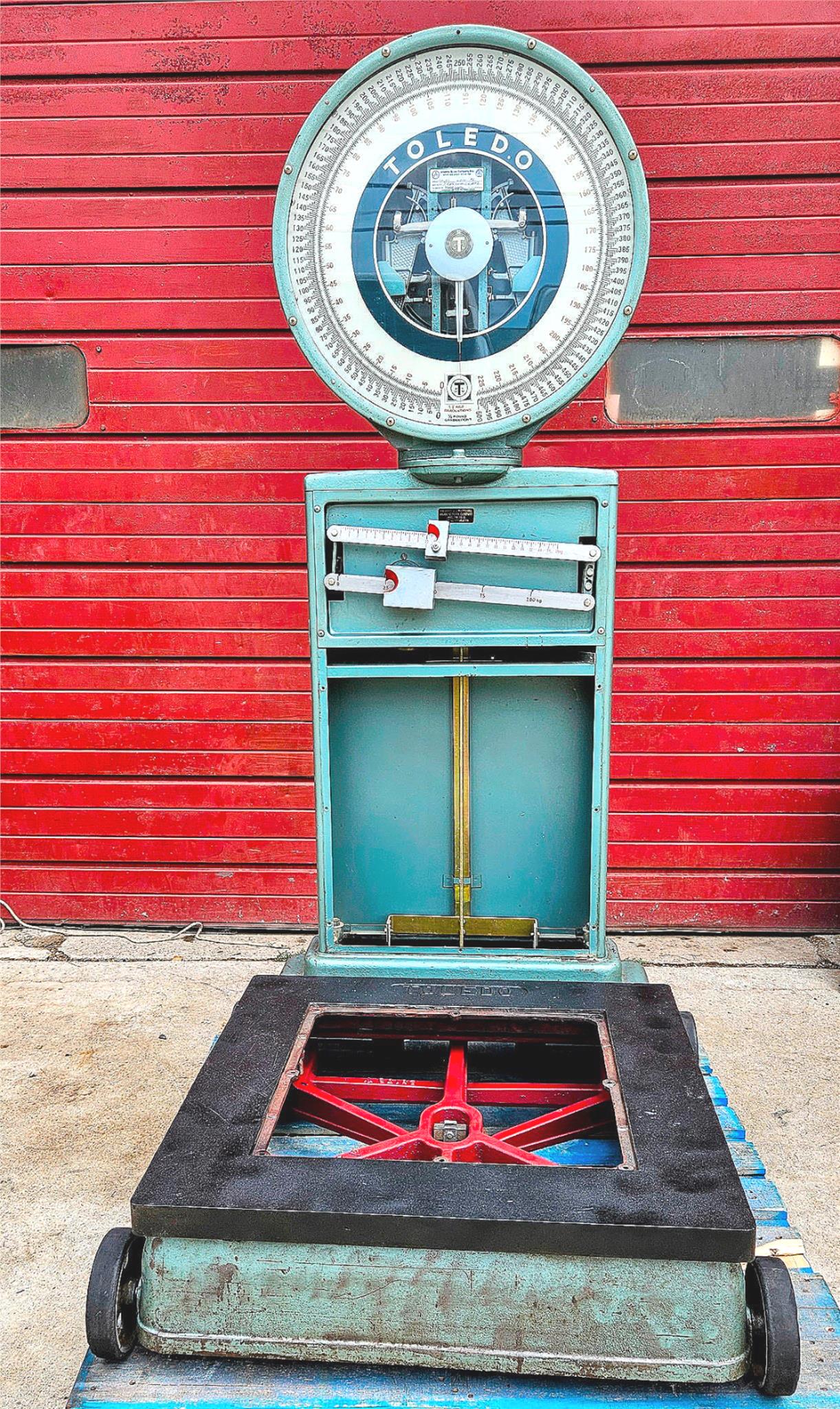 PERFECT VINTAGE ORIGINAL TOLEDO 750LB BEAM & DIAL PLATFORM GRAIN SCALE FREE SHIP