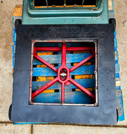 PERFECT VINTAGE ORIGINAL TOLEDO 750LB BEAM & DIAL PLATFORM GRAIN SCALE FREE SHIP