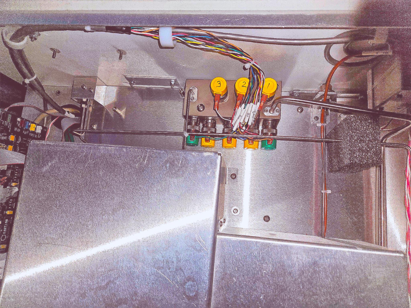 MICROMERITICS® ASAP 2020 SURFACE AREA & POROSITY ANALYZER EDWARDS EXT 75DX PUMP