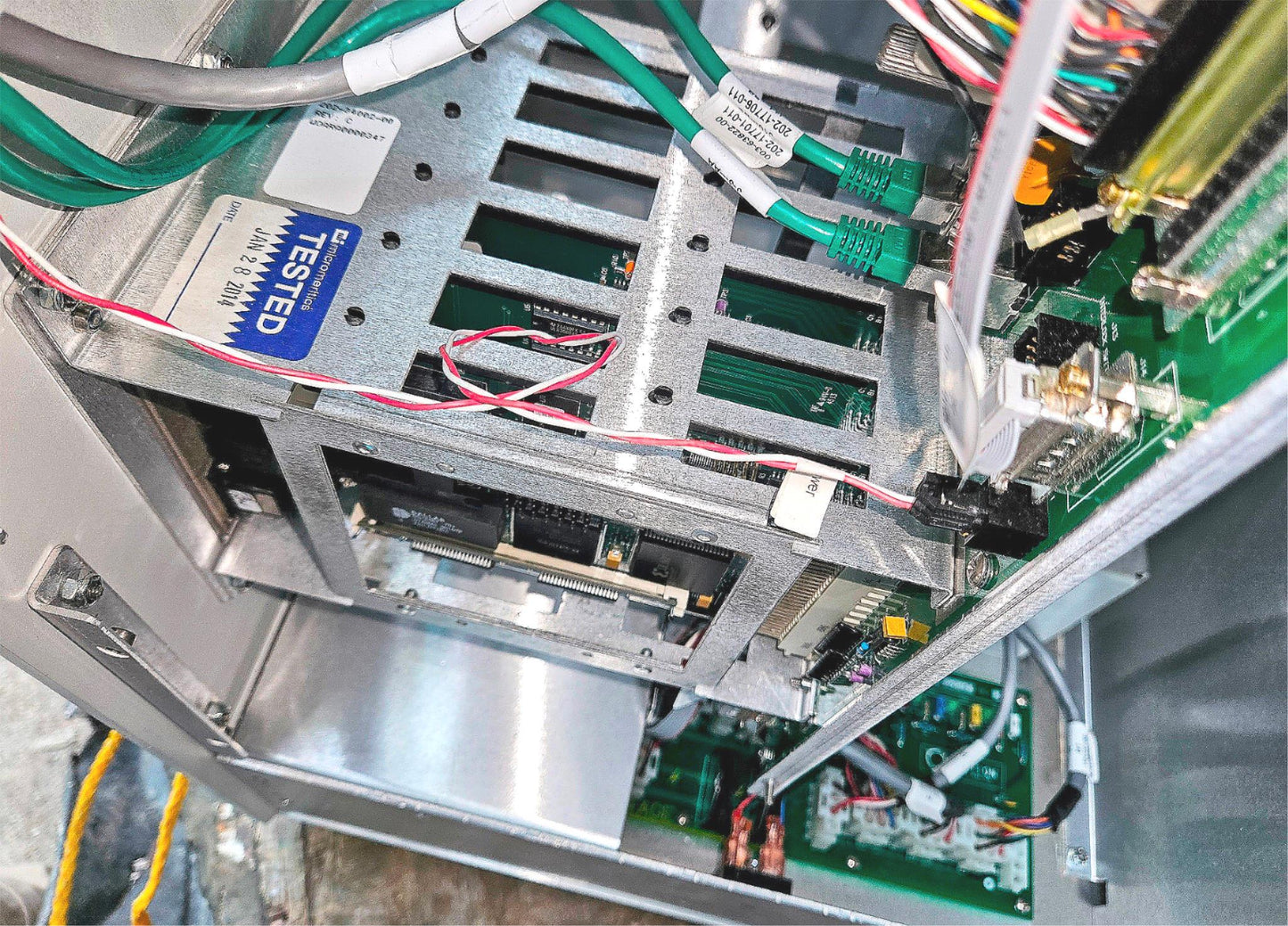 MICROMERITICS® ASAP 2020 SURFACE AREA & POROSITY ANALYZER EDWARDS EXT 75DX PUMP