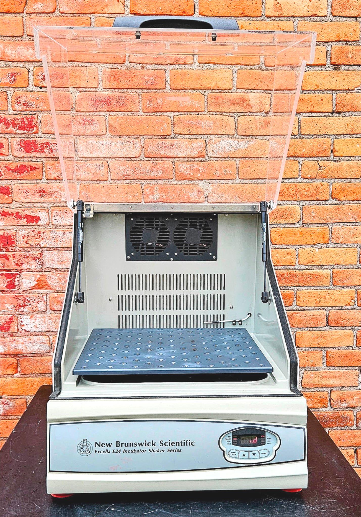 WARRANT REFURBISHD NEW BRUNSWICK EXCELLA E24 INCUBATOR SHAKER WATCHVIDEOFREESHIP