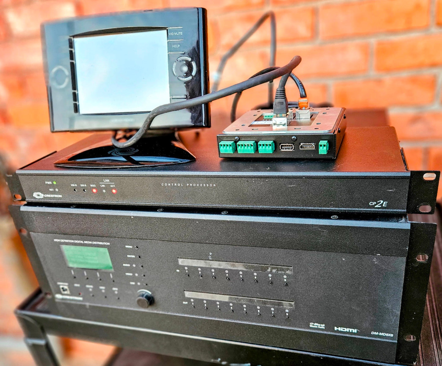 CRESTON DM-MD8X8 Matrix Switcher TPS-6 Monitor DM-RMC-100 CP2E Control Processor