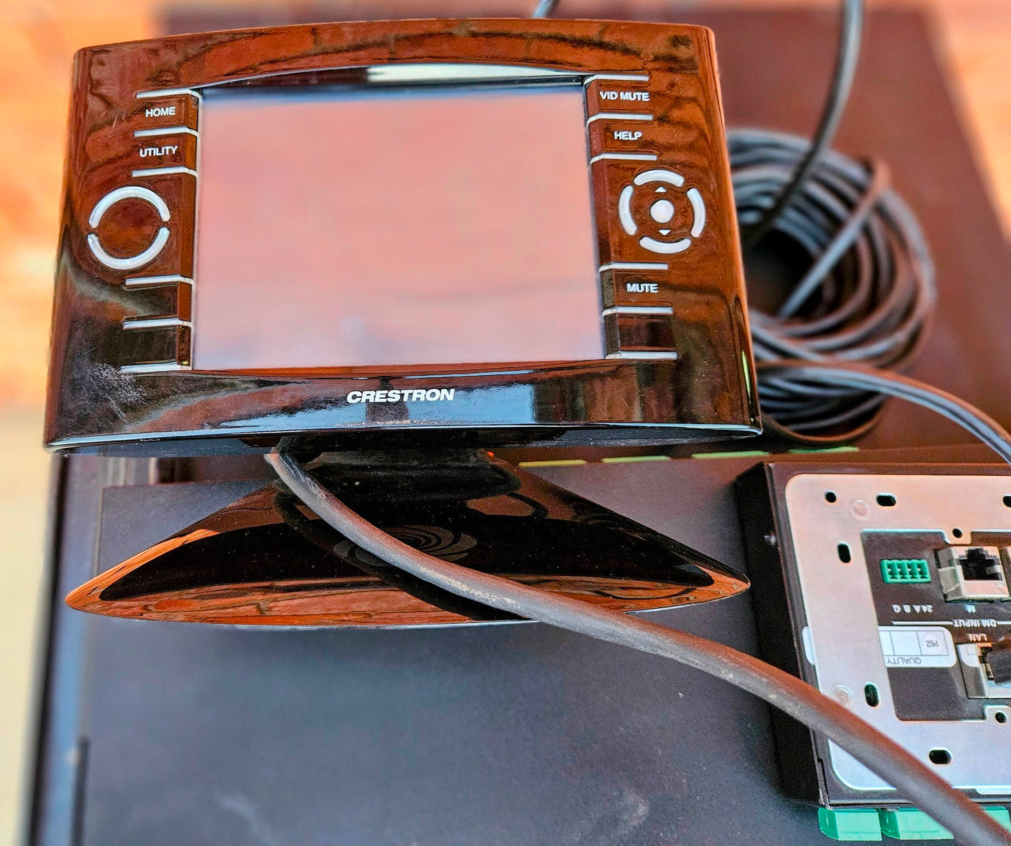 CRESTON DM-MD8X8 Matrix Switcher TPS-6 Monitor DM-RMC-100 CP2E Control Processor