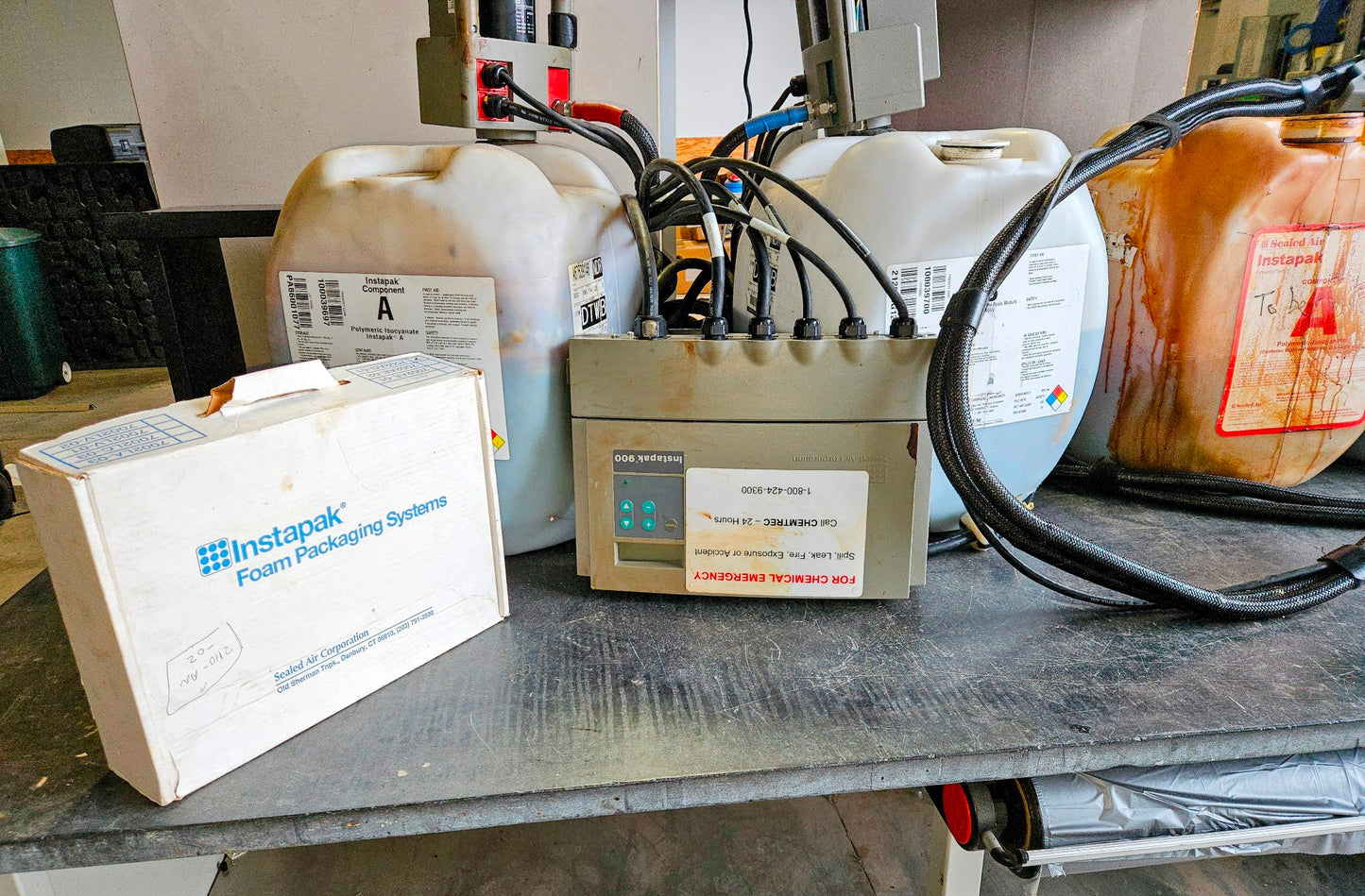 SEALED AIR INSTAPAK 900 FOAM PACKAGING SYSTEM DISPENSER GUN CUBE TANKS FREE-SHIP