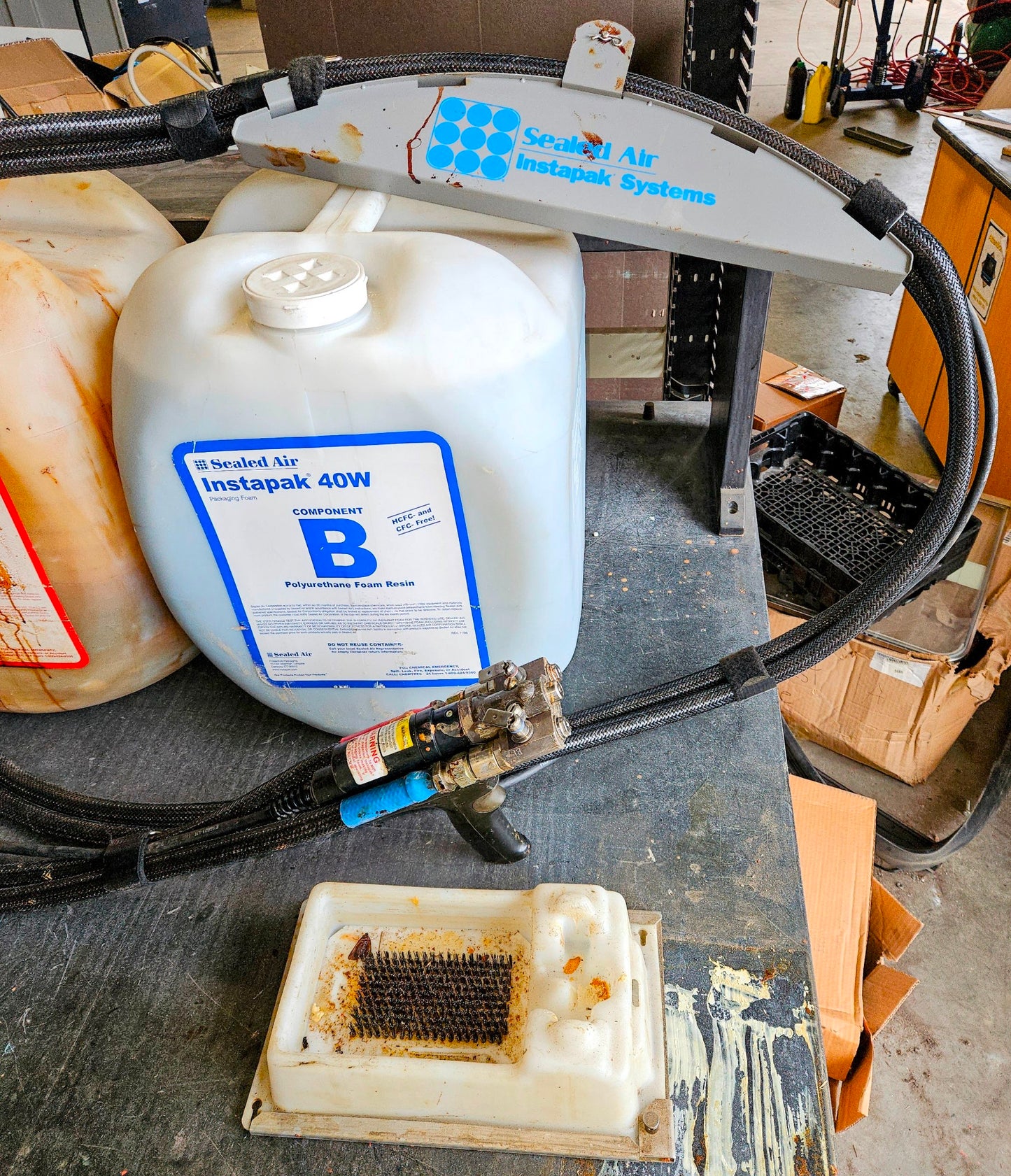 SEALED AIR INSTAPAK 900 FOAM PACKAGING SYSTEM DISPENSER GUN CUBE TANKS FREE-SHIP